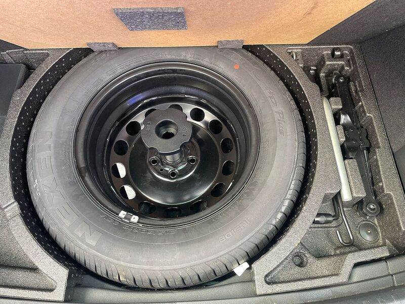 Skoda Karoq TSI SE L - U7311