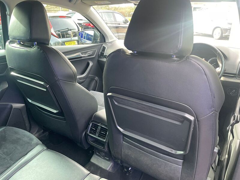 Skoda Karoq TSI SE L - U7311