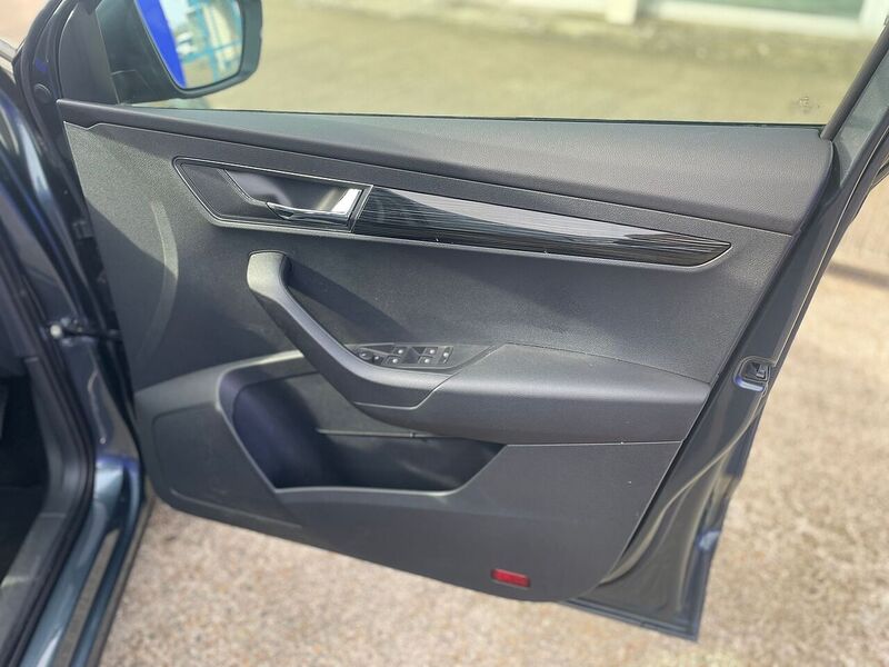 Skoda Karoq TSI SE L - U7311