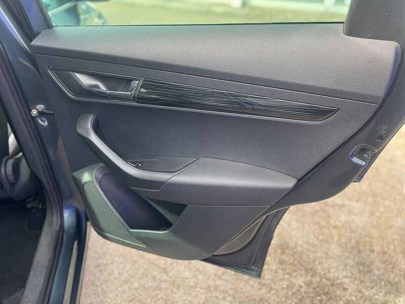 Skoda Karoq TSI SE L - U7311