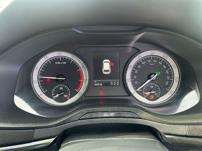 Skoda Karoq TSI SE L - U7311