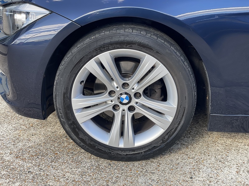 BMW 3 Series 320i Sport - U7326