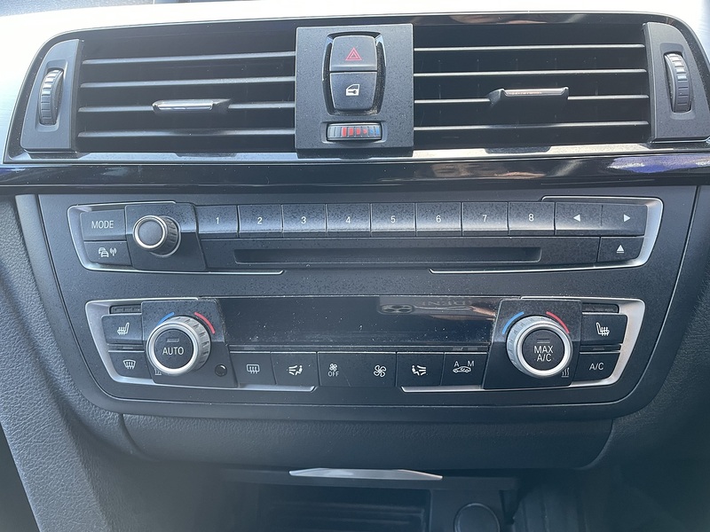 BMW 3 Series 320i Sport - U7326