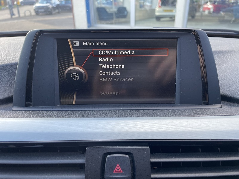 BMW 3 Series 320i Sport - U7326