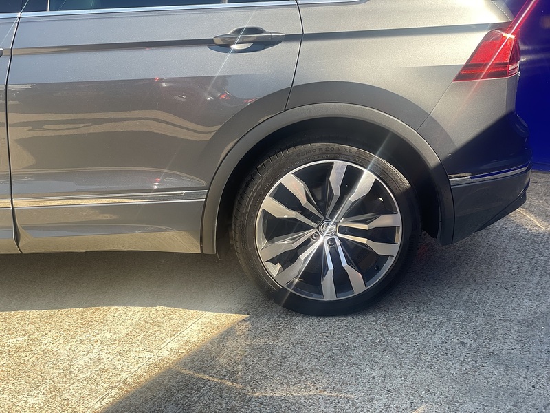Volkswagen Tiguan TDI BlueMotion Tech R-Line - U7329