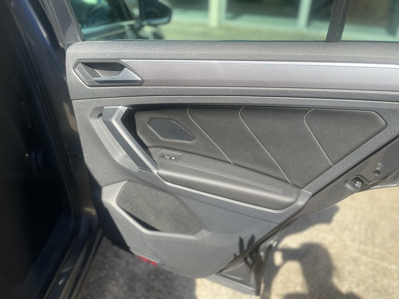 Volkswagen Tiguan TDI BlueMotion Tech R-Line - U7329