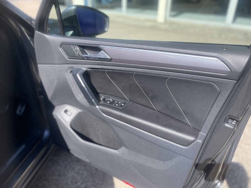 Volkswagen Tiguan TDI BlueMotion Tech R-Line - U7329