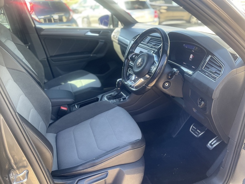 Volkswagen Tiguan TDI BlueMotion Tech R-Line - U7329