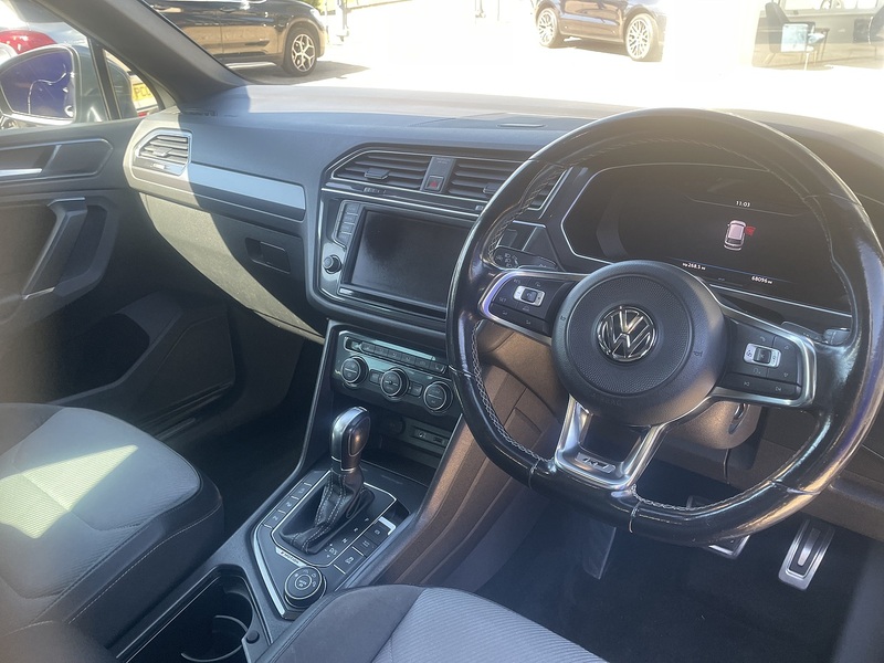 Volkswagen Tiguan TDI BlueMotion Tech R-Line - U7329