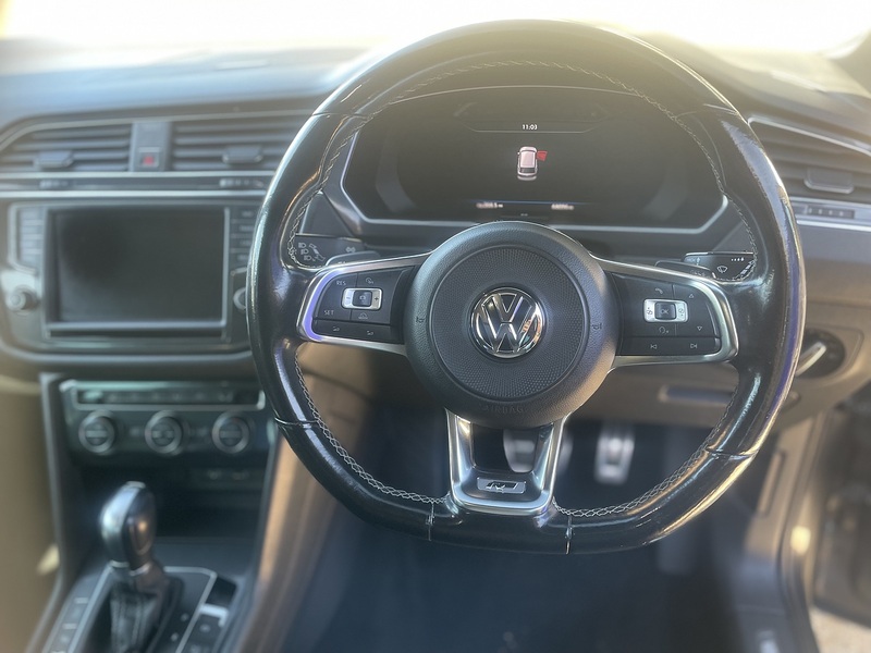 Volkswagen Tiguan TDI BlueMotion Tech R-Line - U7329
