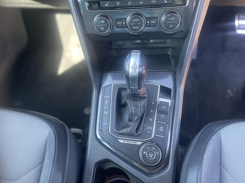 Volkswagen Tiguan TDI BlueMotion Tech R-Line - U7329