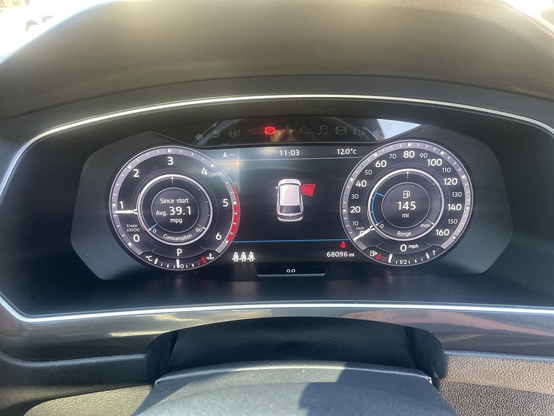 Volkswagen Tiguan TDI BlueMotion Tech R-Line - U7329