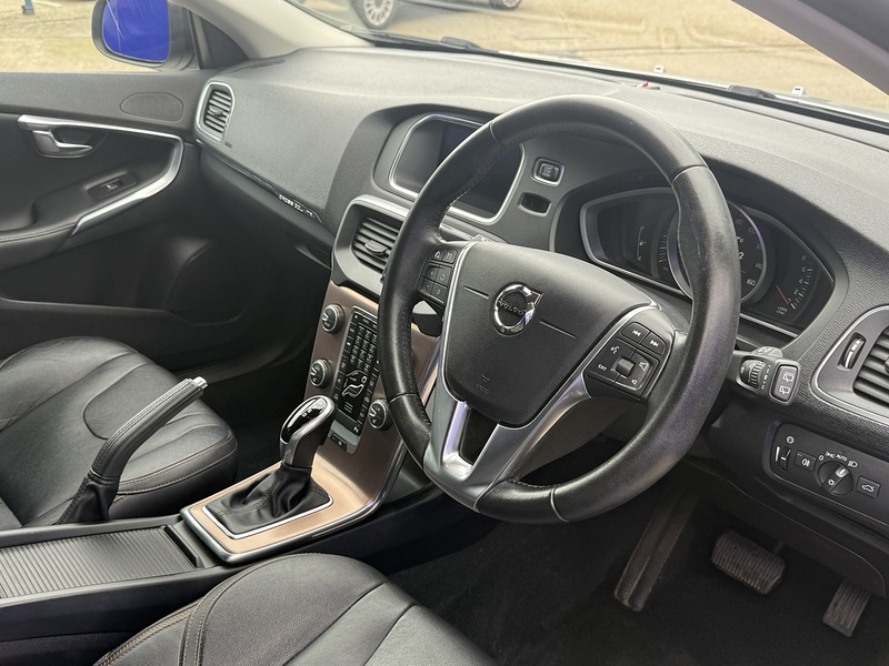 Volvo V40 Cross Country T3 Nav Plus - U7346