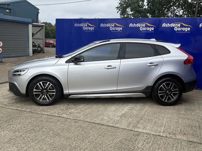 Volvo V40 Cross Country T3 Nav Plus - U7346