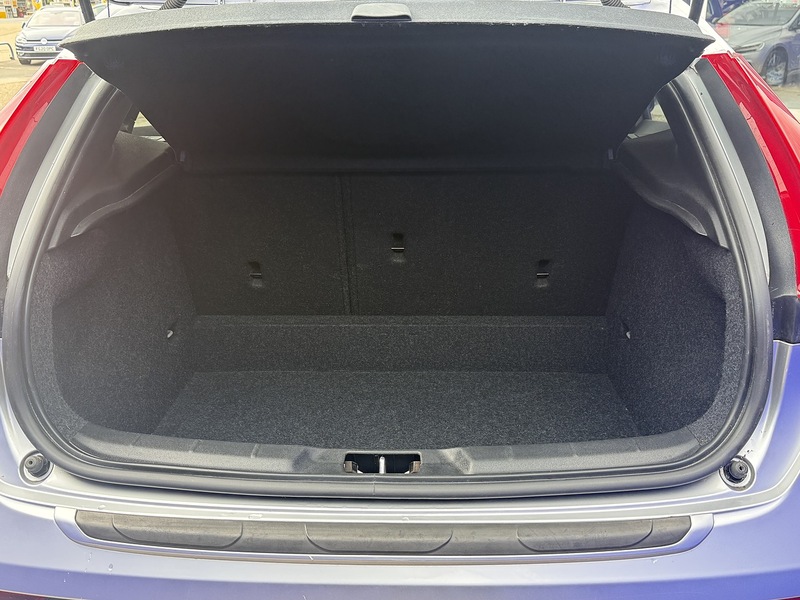 Volvo V40 Cross Country T3 Nav Plus - U7346