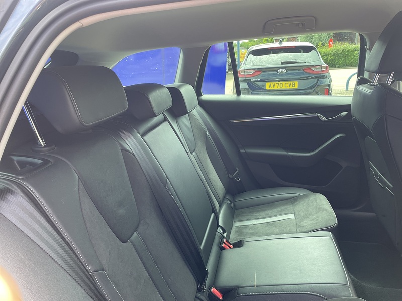 Skoda Octavia TSI iV SE L - U7348