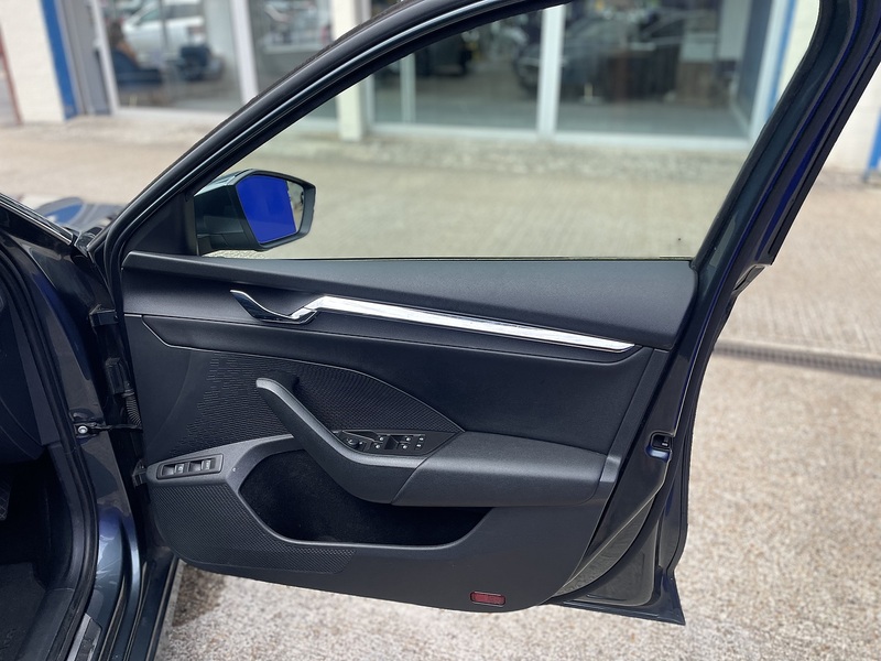 Skoda Octavia TSI iV SE L - U7348