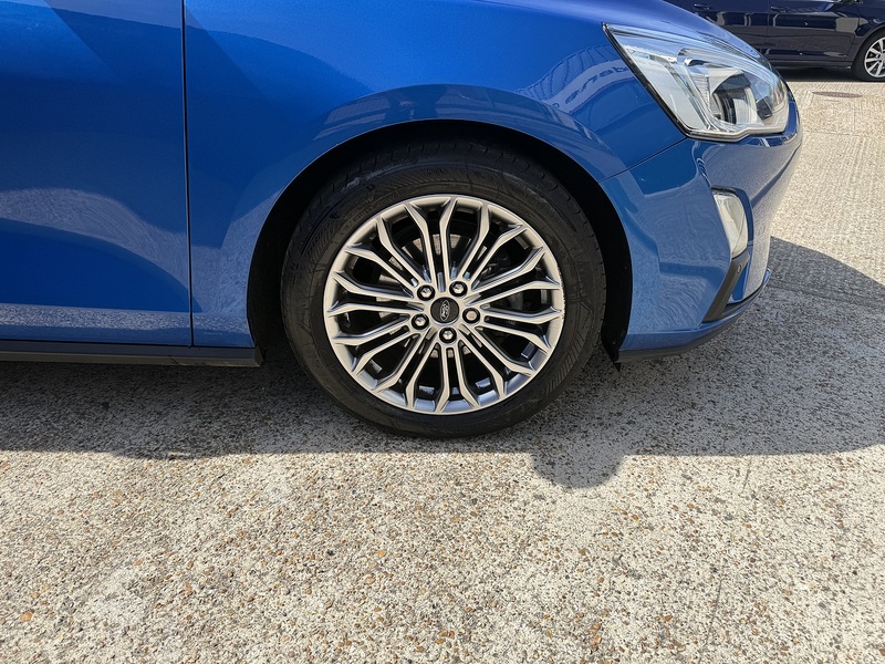 Ford Focus Titanium X - U7351