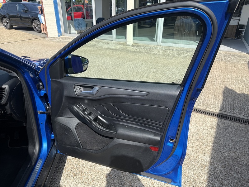 Ford Focus Titanium X - U7351