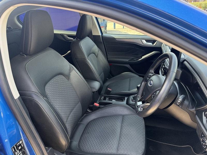 Ford Focus Titanium X - U7351