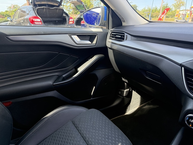 Ford Focus Titanium X - U7351
