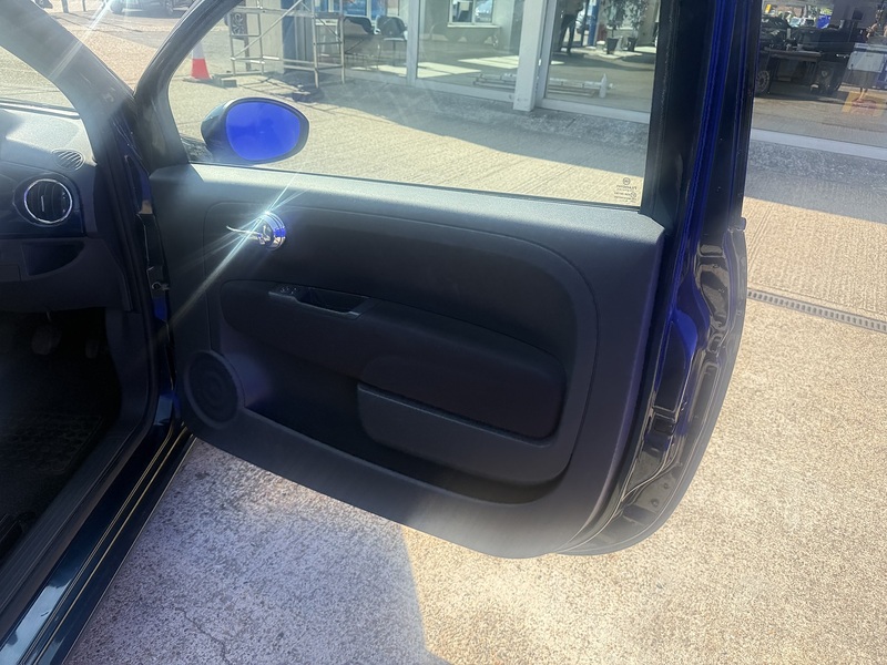 Fiat 500 Lounge - U7352