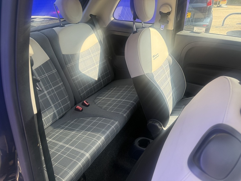 Fiat 500 Lounge - U7352