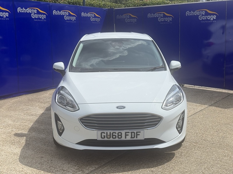 Ford Fiesta Titanium - U7360