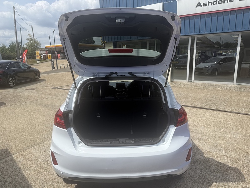 Ford Fiesta Titanium - U7360
