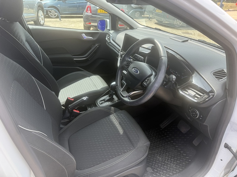 Ford Fiesta Titanium - U7360