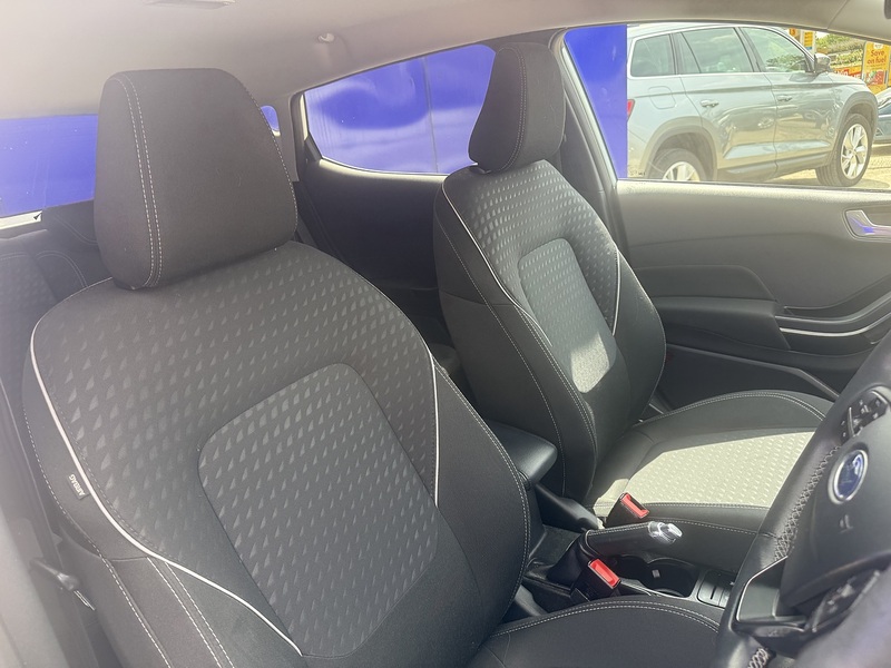 Ford Fiesta Titanium - U7360