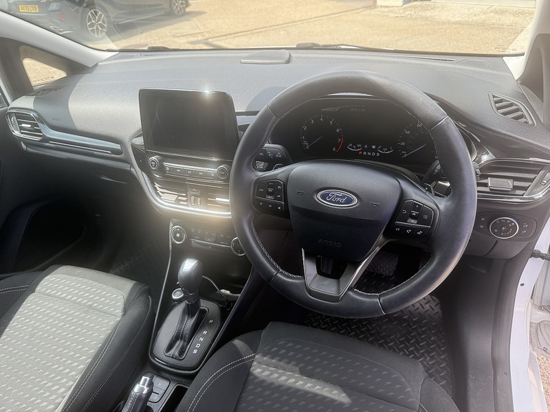 Ford Fiesta Titanium - U7360
