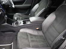 Volvo XC40 T3 R-Design - U11900