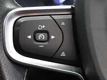 Volvo XC40 T3 R-Design - U11900