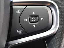 Volvo XC40 T3 R-Design - U11900