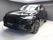 Audi Q8 TFSI V6 Black Edition - U12006