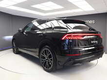 Audi Q8 TFSI V6 Black Edition - U12006