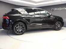 Audi Q8 TFSI V6 Black Edition - U12006