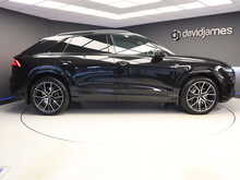 Audi Q8 TFSI V6 Black Edition - U12006