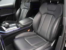 Audi Q8 TFSI V6 Black Edition - U12006