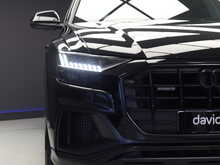 Audi Q8 TFSI V6 Black Edition - U12006