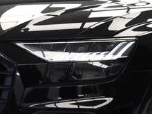 Audi Q8 TFSI V6 Black Edition - U12006