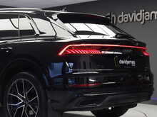 Audi Q8 TFSI V6 Black Edition - U12006