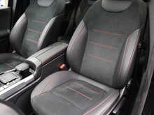 Mercedes-Benz GLB GLB220d AMG Line Night Edition - U12108