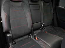 Mercedes-Benz GLB GLB220d AMG Line Night Edition - U12108