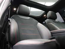 Mercedes-Benz GLB GLB220d AMG Line Night Edition - U12108