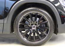 Mercedes-Benz GLB GLB220d AMG Line Night Edition - U12108