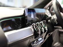 Mercedes-Benz GLB GLB220d AMG Line Night Edition - U12108