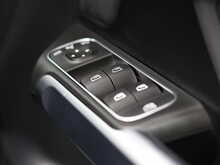 Mercedes-Benz GLB GLB220d AMG Line Night Edition - U12108