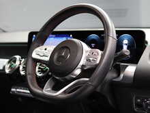 Mercedes-Benz GLB GLB220d AMG Line Night Edition - U12108